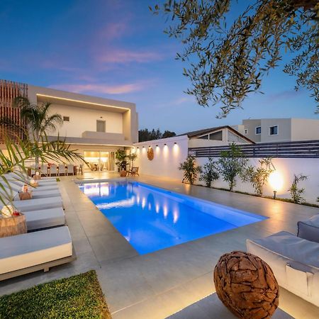 Hypnosis Beachside Villa With Private Heated Pool Джорджополис Екстериор снимка