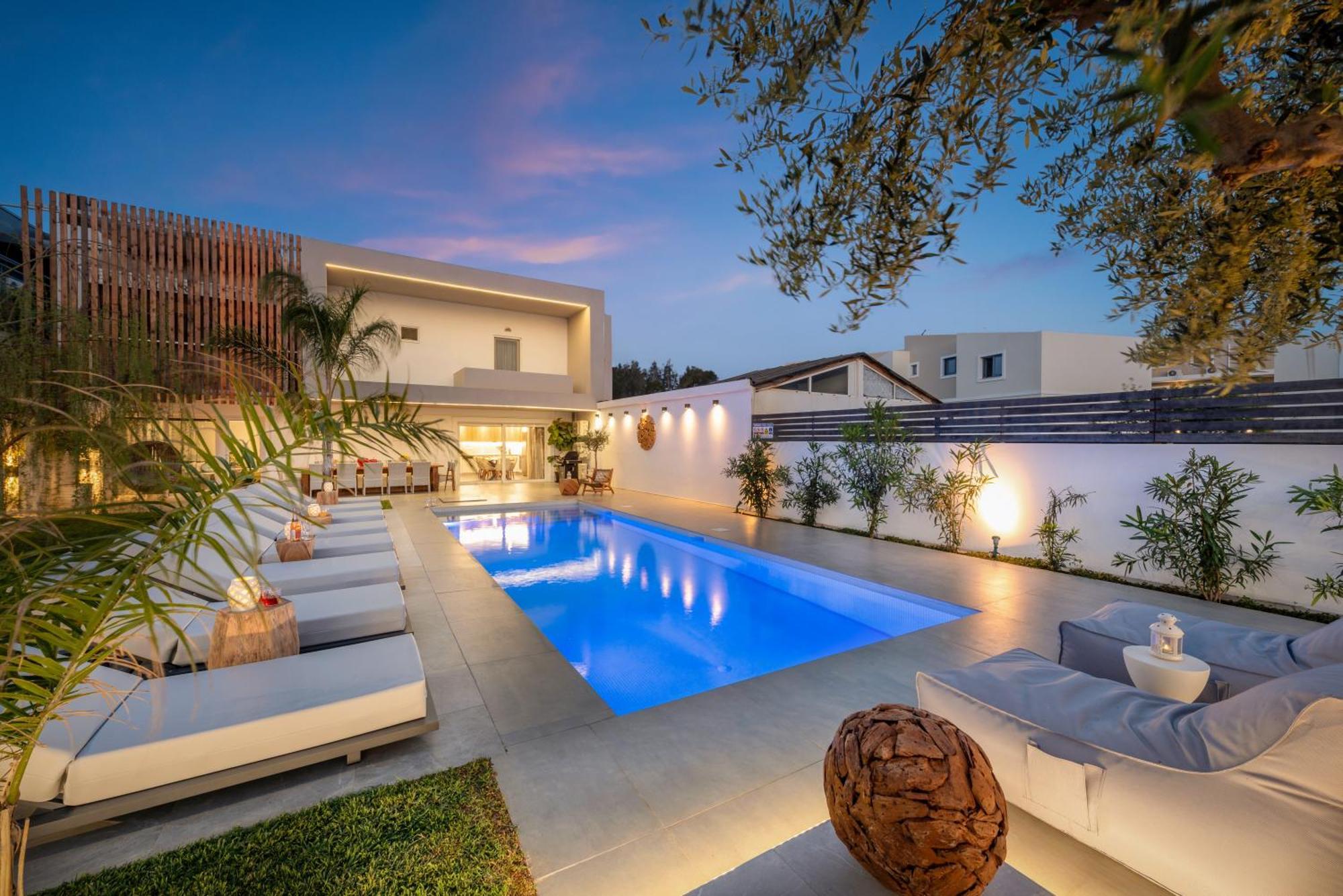 Hypnosis Beachside Villa With Private Heated Pool Джорджополис Екстериор снимка