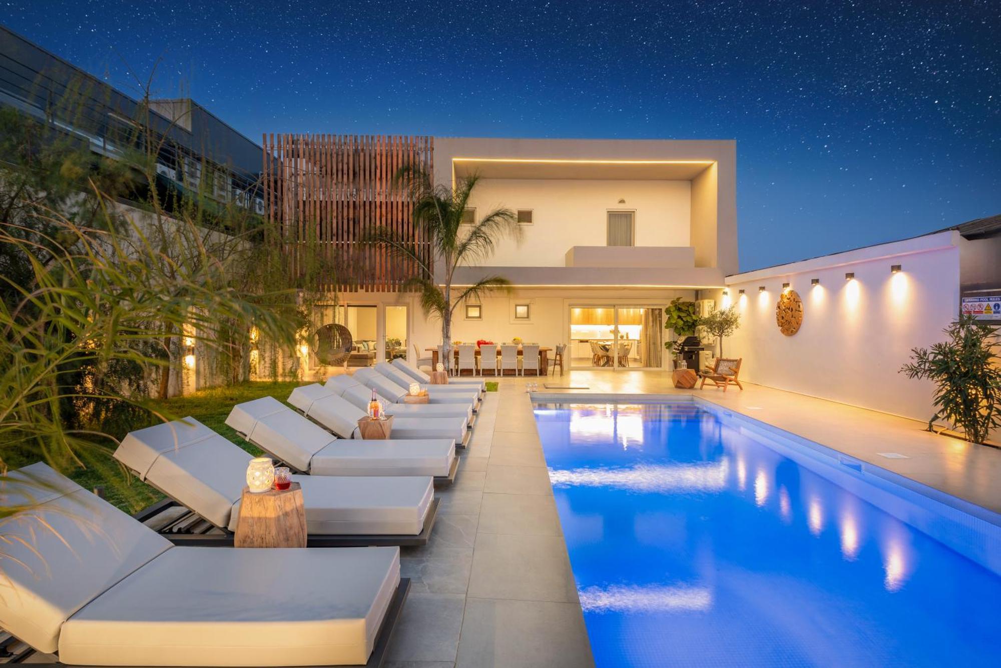 Hypnosis Beachside Villa With Private Heated Pool Джорджополис Екстериор снимка